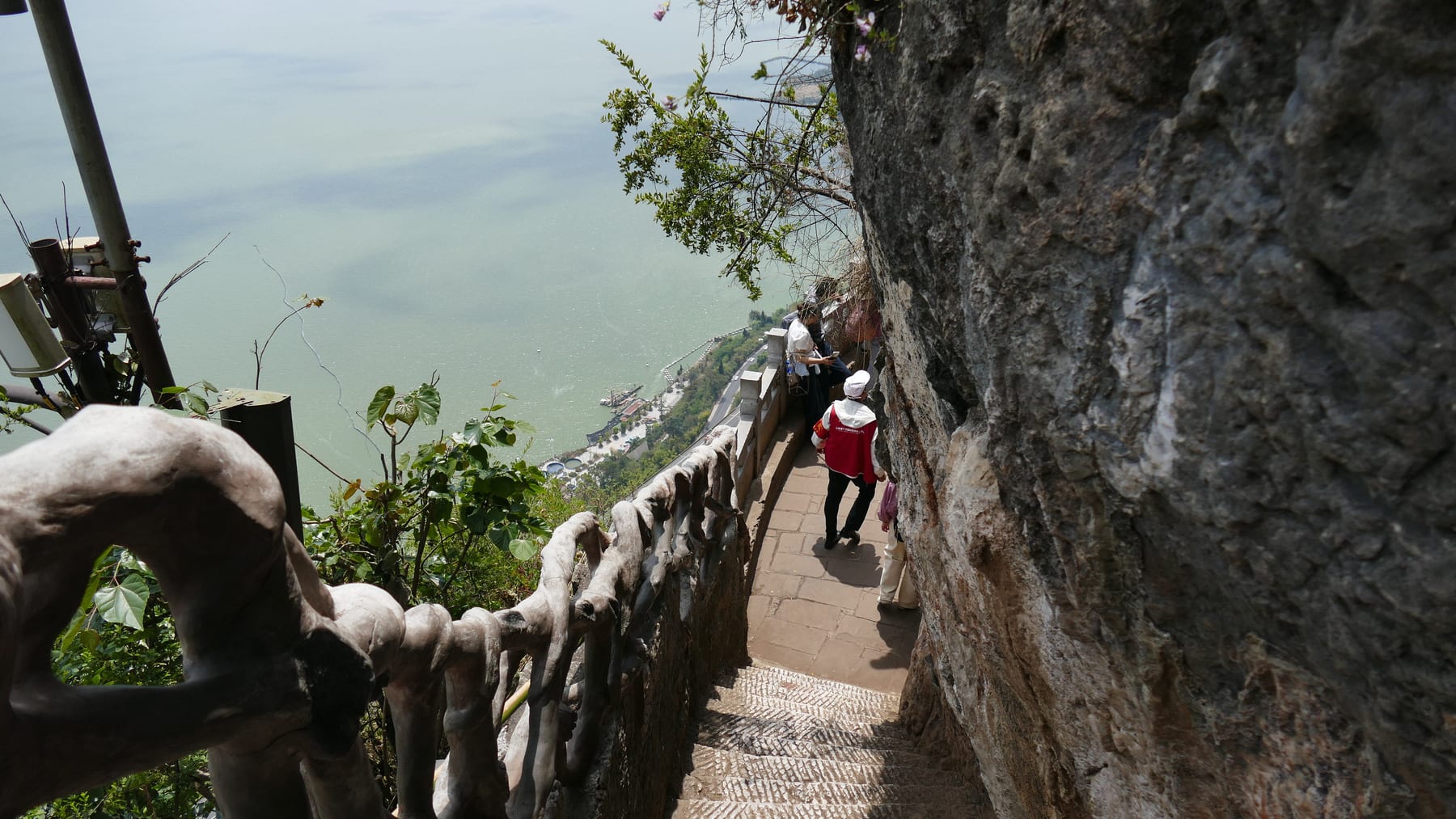 Kunming's Parks & Temples: 7 Places the Locals Actually Go