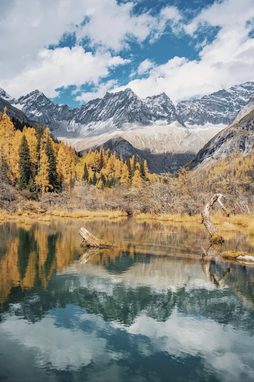 Shuangqiao Valley near Siguniang Mountain in autumn