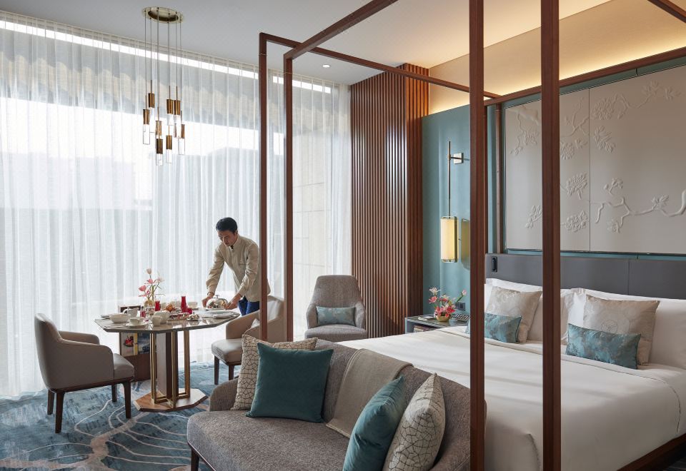 Mandarin Oriental Wangfujing, Beijing — a King Premier room with city views
