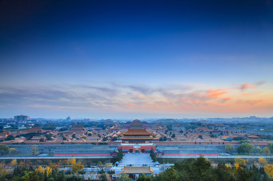 Mandarin Oriental Wangfujing, Beijing (北京王府井文华东方酒店) — the Forbidden City lit at dusk, seen from the hotel