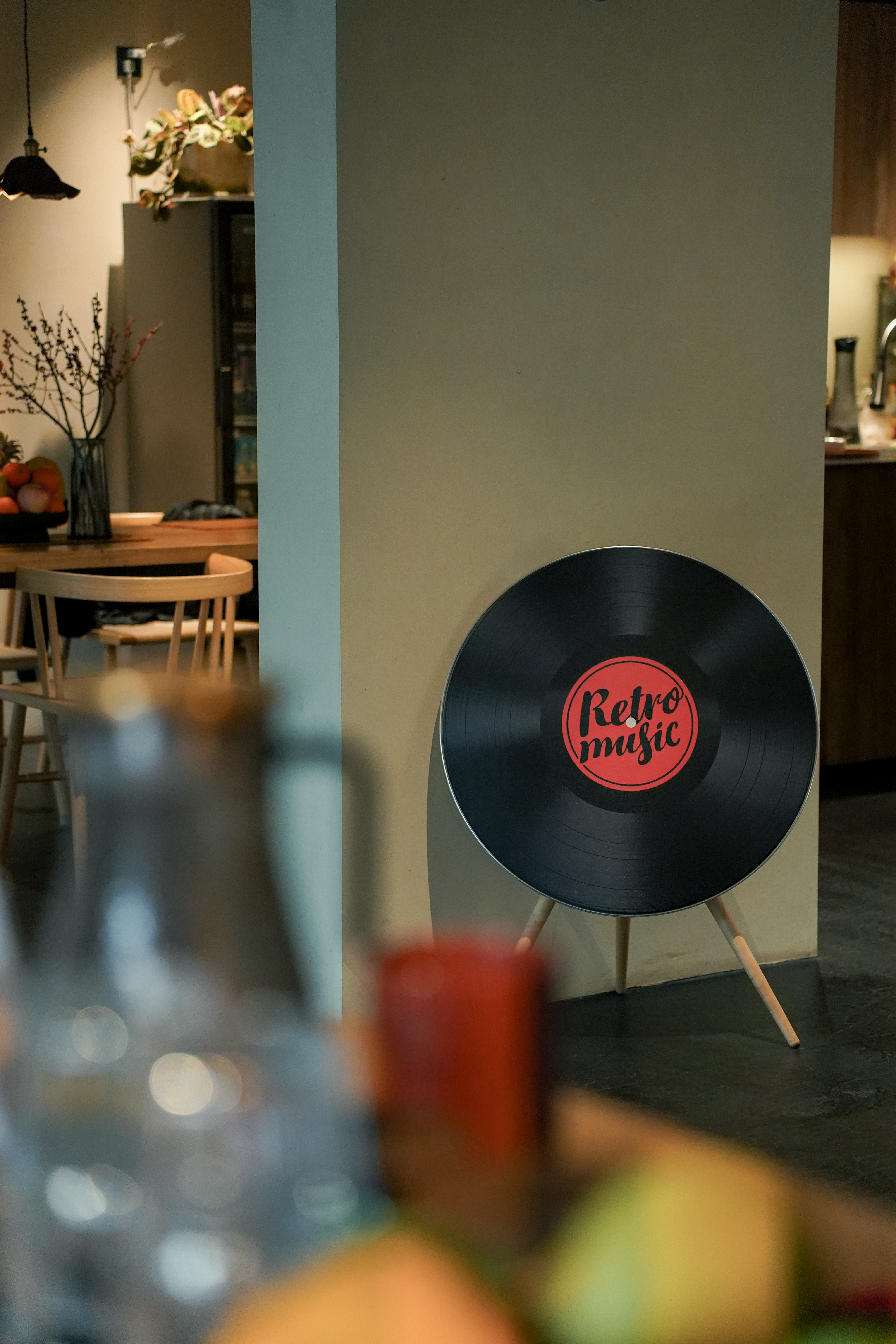 Porcelain Inn — common lounge with vintage record-player corner, Dali Ancient Town