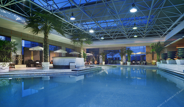 Sofitel Xi'an on Renmin Square — the indoor swimming pool under a glazed roof