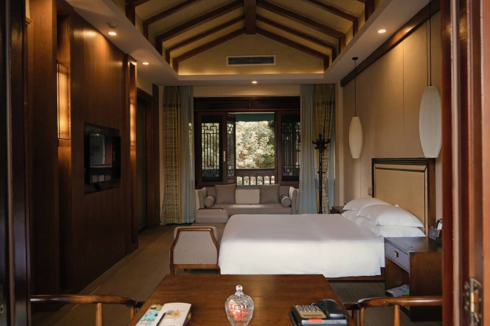 Hanlinyuan Courtyard — guest room