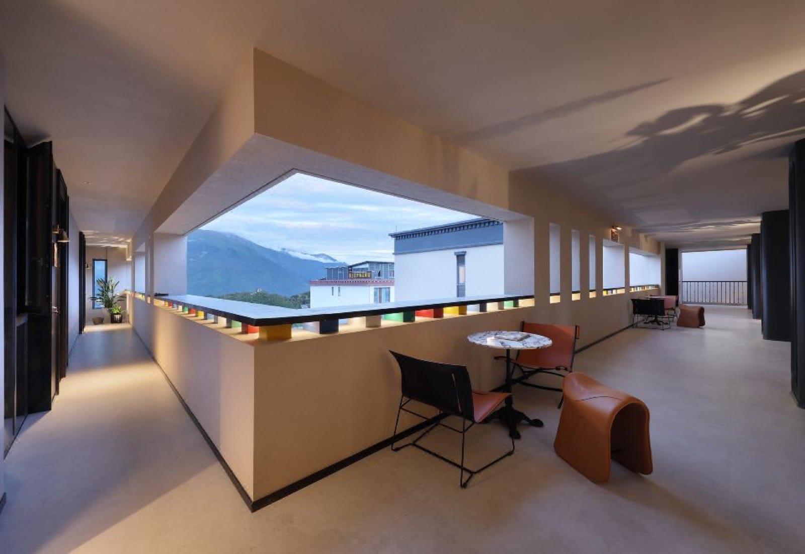 Z Hotel Supreme Feilai Si — Meili snow-range view