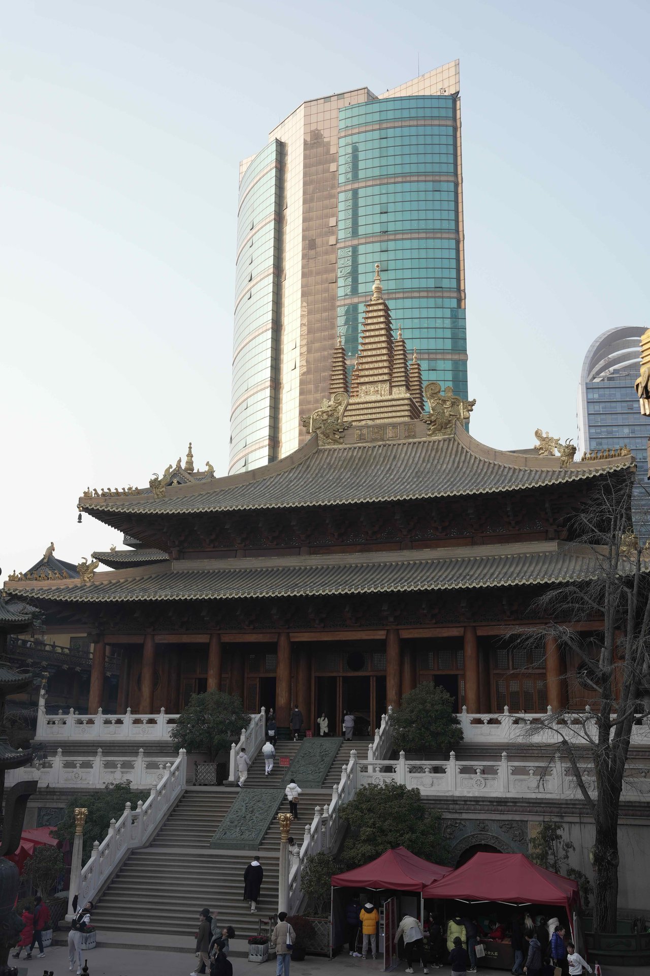 The golden roofs of Jing'an Si among the towers