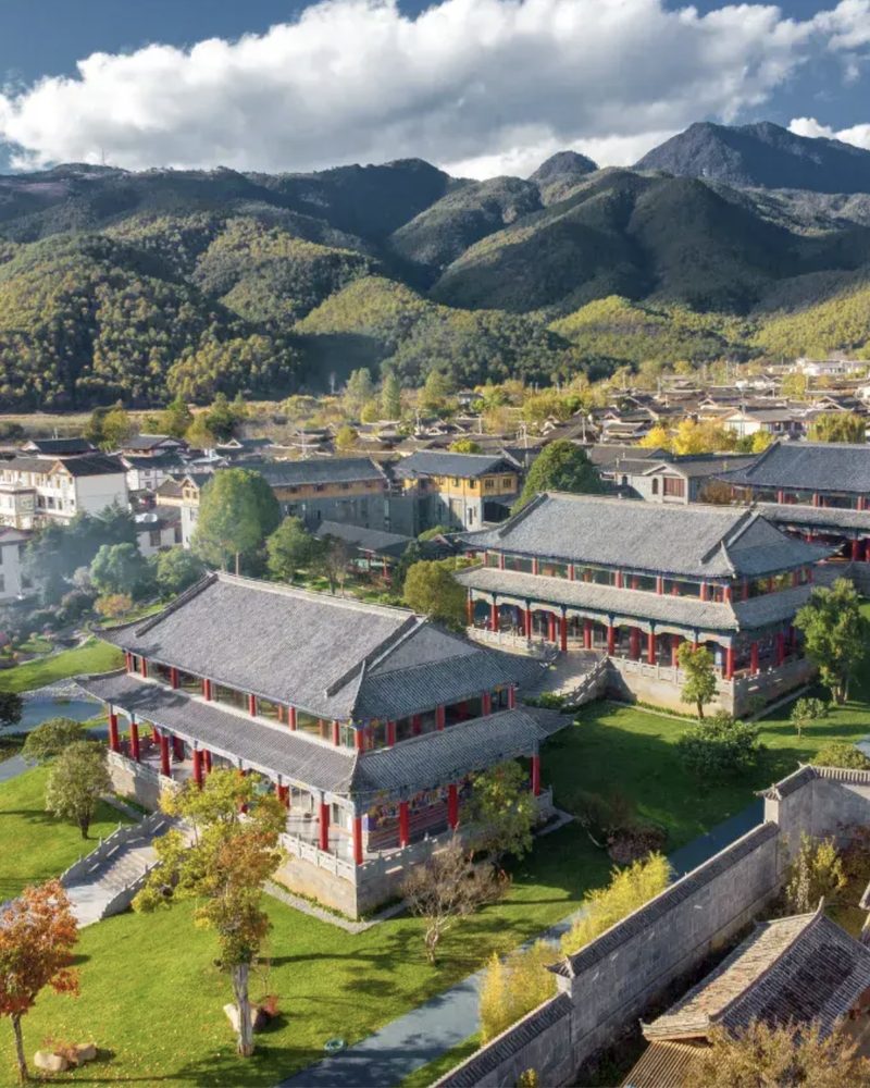 Awamai Hotel — the halls and gardens above Lijiang Old Town