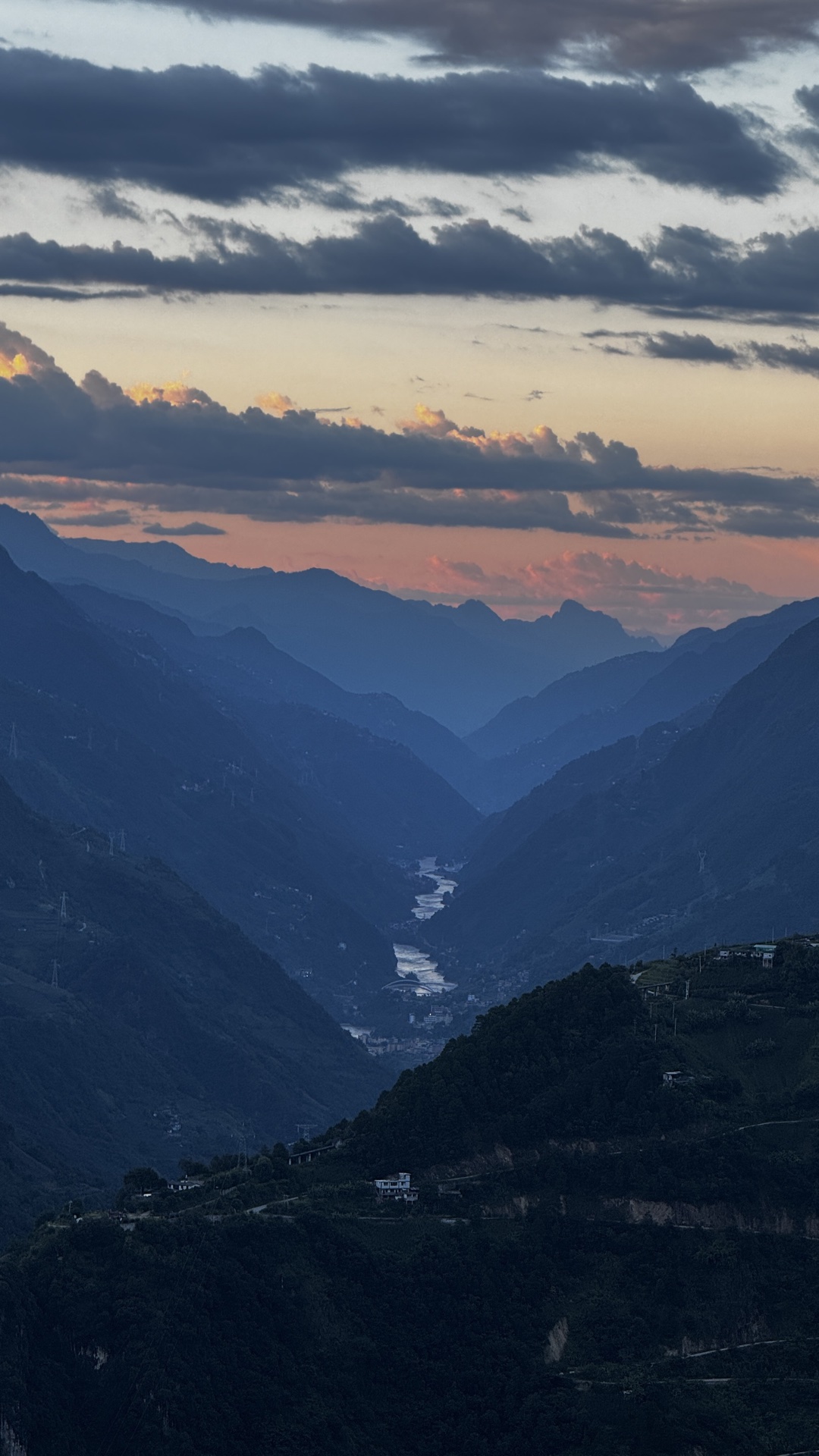 The Nujiang First Bend from above