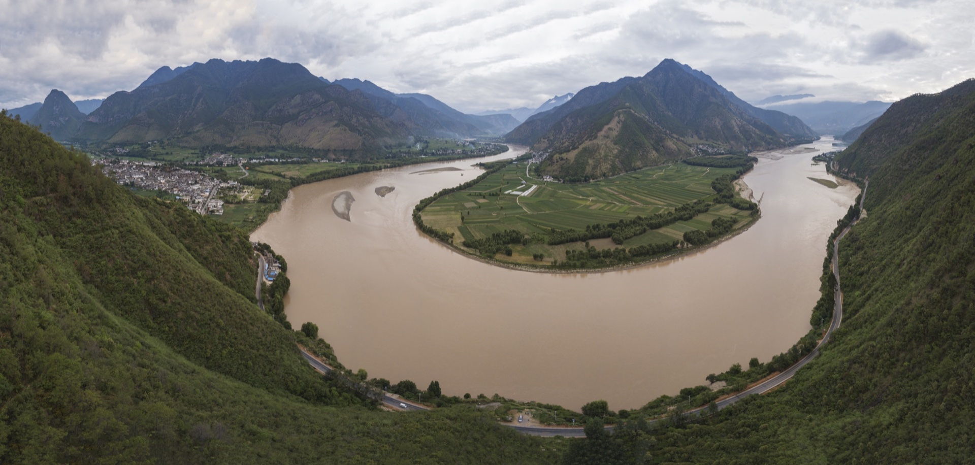 The First Bend of the Yangtze at Shigu